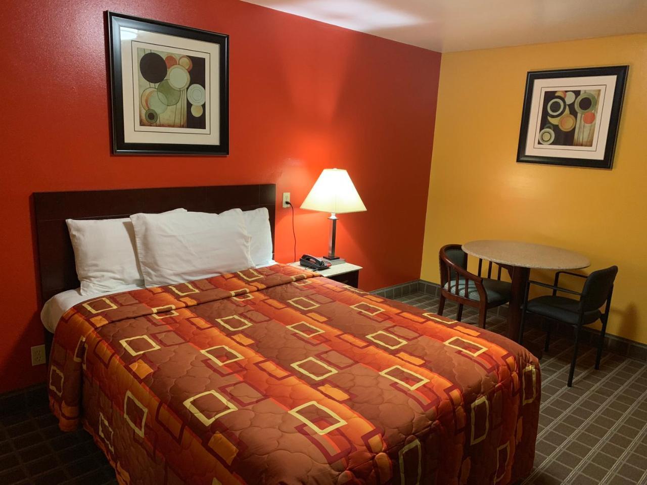 Scottish Inns Wrightstown Exterior photo