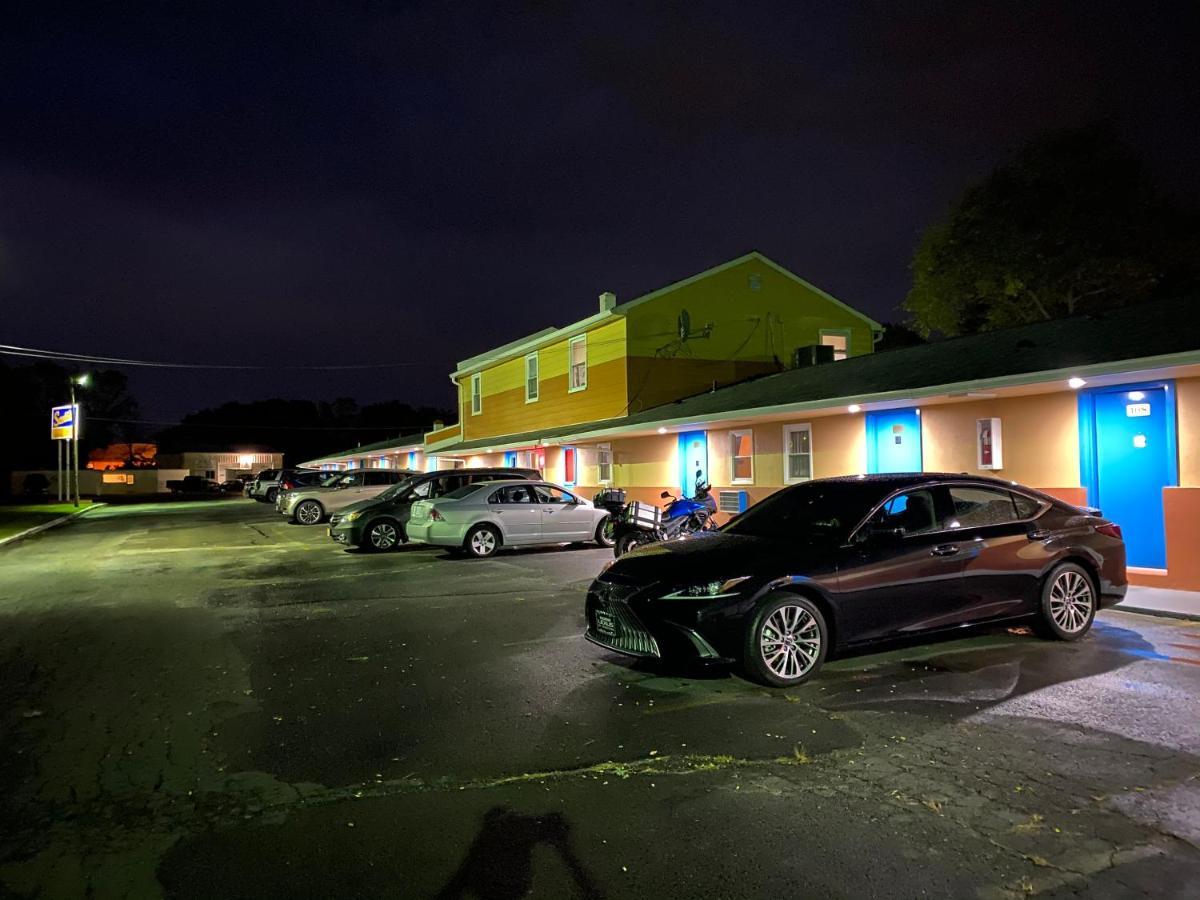 Scottish Inns Wrightstown Exterior photo